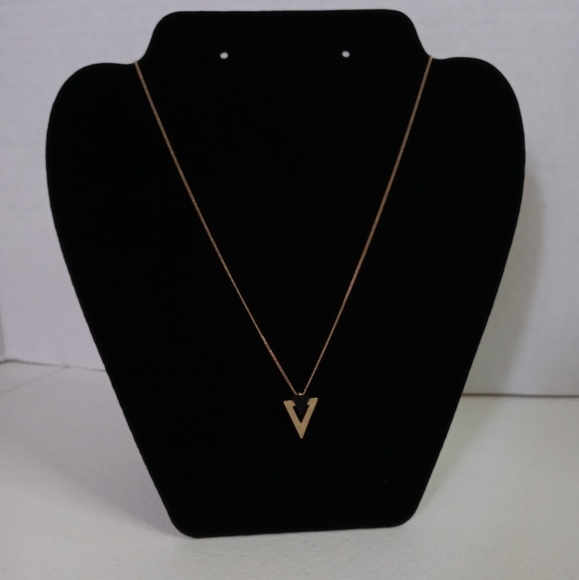 Black and Gold Triangle Necklace - Picture 2 of 8